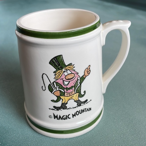 Vintage Six Flags Magic Mountain Leprechaun Mug 15oz - Picture 1 of 11